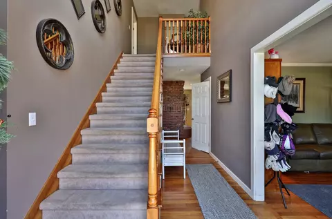 Entry Way - 39 Wallis View Ln, Ludlow, VT 05149 photo 4 of 6