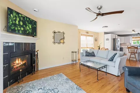 Living - 29 Nudd Ave #A, Hampton, NH 03842 photo 4 of 4