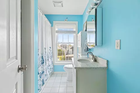 Bath - 29 Nudd Ave #A, Hampton, NH 03842 photo 1 of 3
