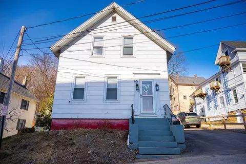 20 Baldwin St, Laconia, NH 03246