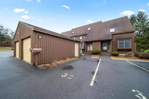 30 Spring Cove Rd, Nashua, NH 03062