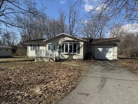 44 Country Ln, Williston, VT 05495