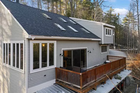 236 Buckley Rd, Weare, NH 03281