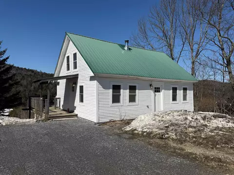 1110 Creek Rd, Irasburg, VT 05845