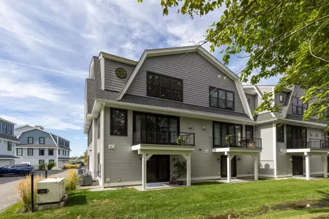 28 Little Bay Dr #28, Dover, NH 03820