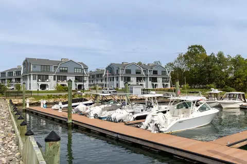28 Little Bay Dr #28, Dover, NH 03820