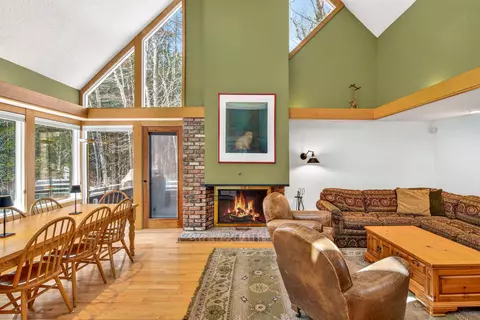 74 Pond View Rd, Winhall, VT 05340