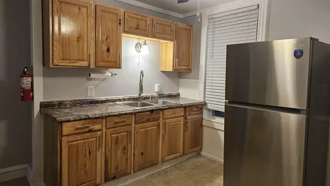 Kitchen - 25 Intervale Ave, Burlington, VT 05401 photo 4 of 13