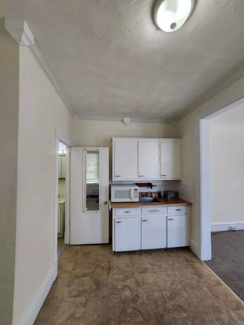 Kitchen - 25 Intervale Ave, Burlington, VT 05401 photo 8 of 13