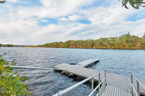 17 River Front Dr #3, Manchester, NH 03102