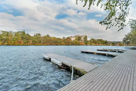 17 River Front Dr #3, Manchester, NH 03102