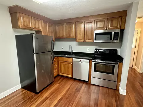 33 Andrew St #12, Manchester, NH 03104