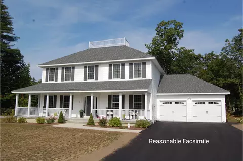 82 Lantern Dr, Sandown, NH 03873
