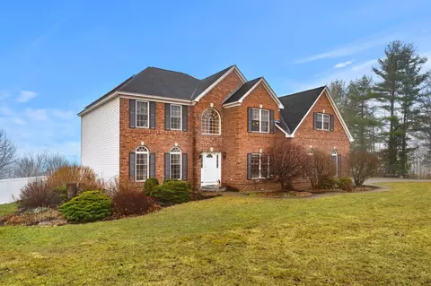 115 Roosevelt Rd, Weare, NH 03281