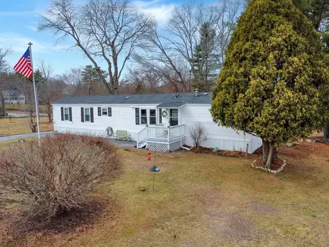 15 Winter St, Salem, NH 03079