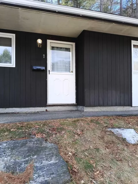 39 Brookside Dr #7, Brattleboro, VT 05301