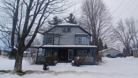 233 Main St, Troy, VT 05859