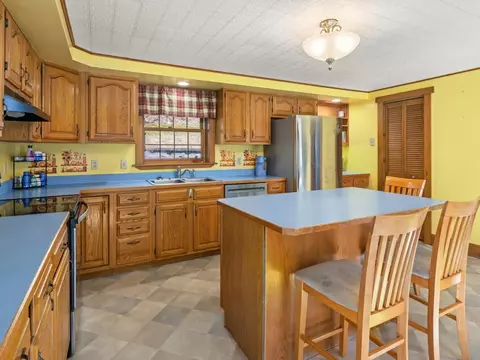 Kitchen - 2147 N Williston Rd, Williston, VT 05495 photo 3 of 5