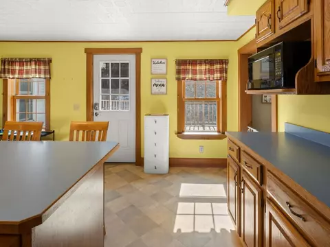 Kitchen - 2147 N Williston Rd, Williston, VT 05495 photo 5 of 5