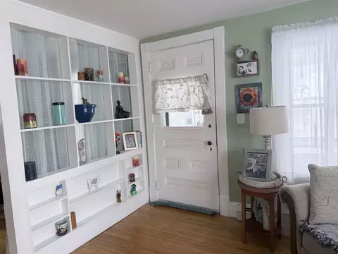 Entry Way - 16 Jefferson Ave, Gilman, VT 05904 photo 3 of 5