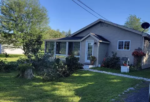 34 Tilley Dr, Swanton, VT 05488
