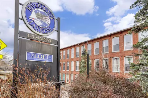 125 Main St #35, Newmarket, NH 03857