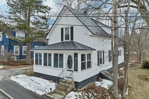31 Pine St #84, Wolfeboro, NH 03894
