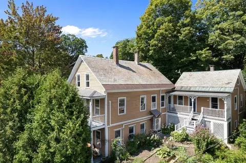 219 High St #3, Brattleboro, VT 05301