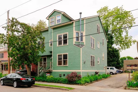 62 Lakeview Ter #B, Burlington, VT 05401