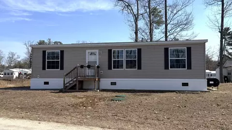57 Riverview Dr, Rochester, NH 03867