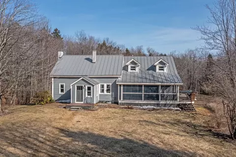 91 Manlin Rd, Fayston, VT 05673