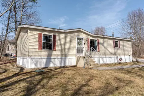 13 Atwood St, Rochester, NH 03867