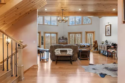 Entry Way - 85 Button Hill Rd, Tunbridge, VT 05077 photo 2 of 2