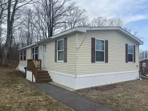 13 Seaglass Ln, Kittery, ME 03904