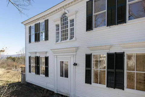85 Academy Rd, Thetford, VT 05074