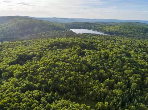 7 Diamond Pond Rd #B, Stewartstown, NH 03576