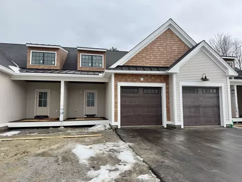 23 Main St #4, Candia, NH 03034