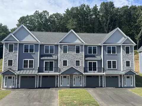 83 Kearsarge Ln, Tilton, NH 03276