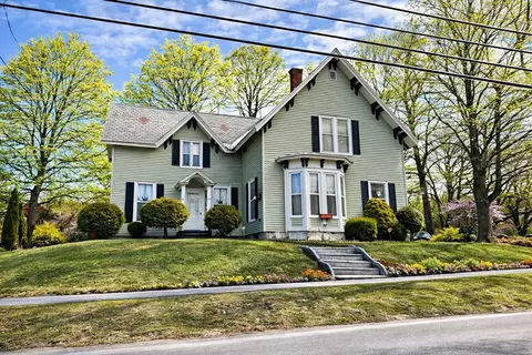 28 Carver St, Brandon, VT 05733