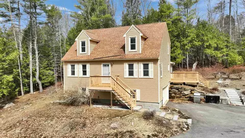 14 Greenwood Rd, Weare, NH 03281