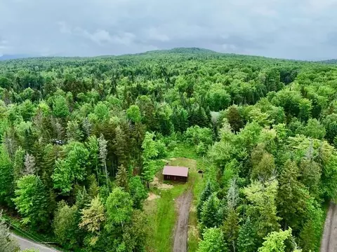 975 Newark Pond Rd, Newark, VT 05871