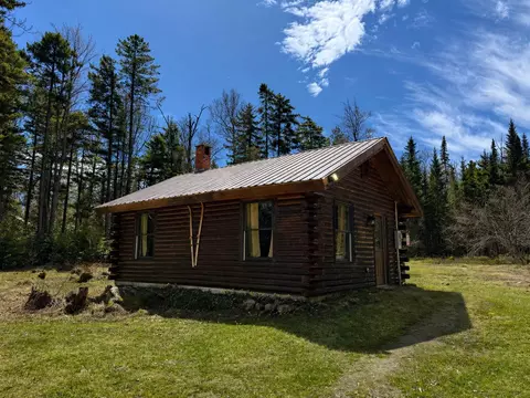 975 Newark Pond Rd, Newark, VT 05871