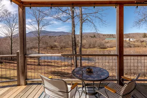 146 Clover Ln, Manchester, VT 05255