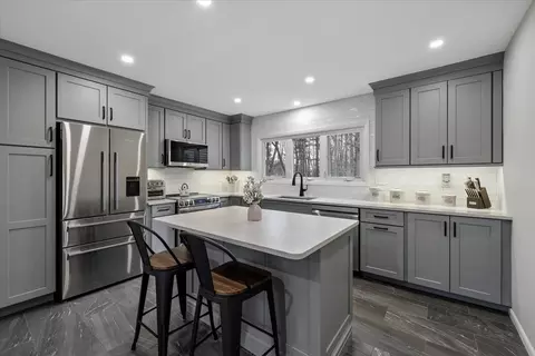 26 Bert St, Hooksett, NH 03106