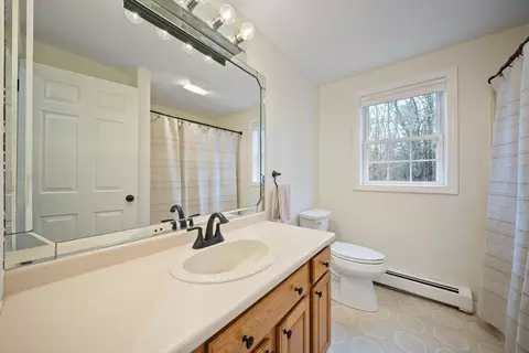 Bath - 24 Prescott Rd, Epping, NH 03042 photo 1 of 3