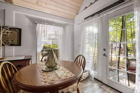 Dining - 68 Center St, Wolfeboro, NH 03894 photo 3 of 4