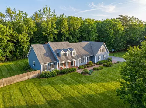 15 Wright Acres Rd, Bedford, NH 03110