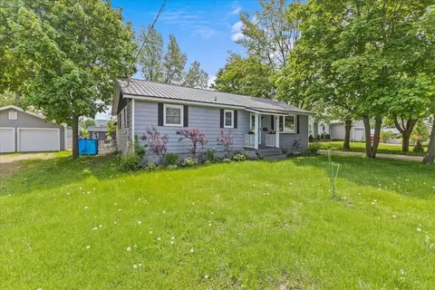 49 Russell St, Saint Albans, VT 05478