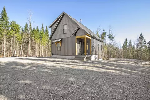 131 Mountain View Rd, Stark, NH 03582