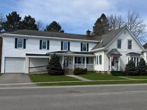 141 Main St, Colebrook, NH 03576